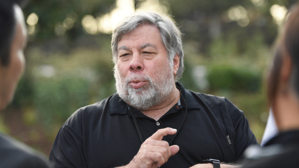 Wozniak Endorses Right to Repair - Ify Otuya